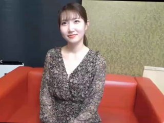 大奶肥臀美女_身材极品_穿着瑜伽裤甩着大屁屁_看的哥们受不了_扒了裤子就开车_无套输出_操出白浆